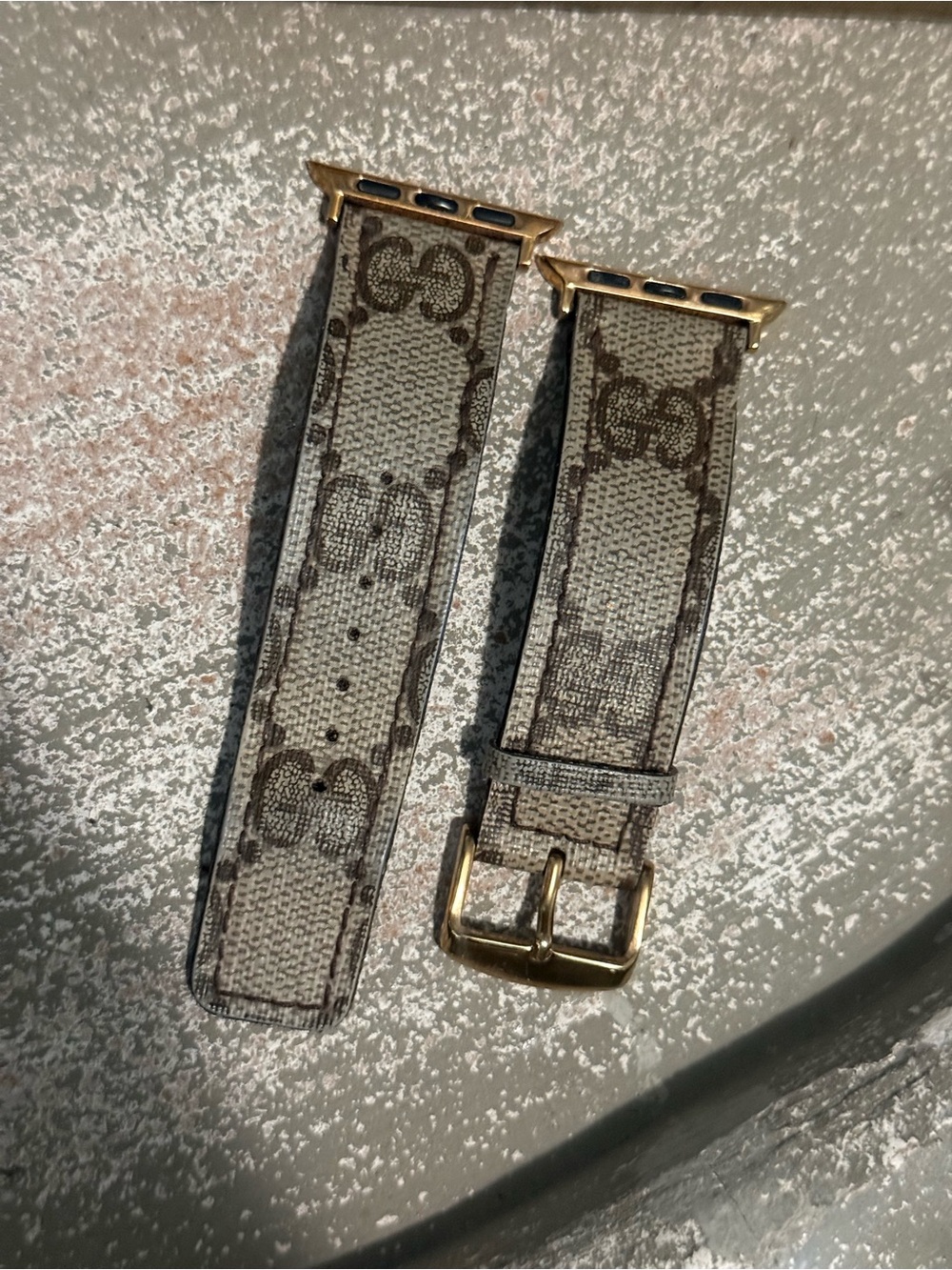 GG apple watch. Band